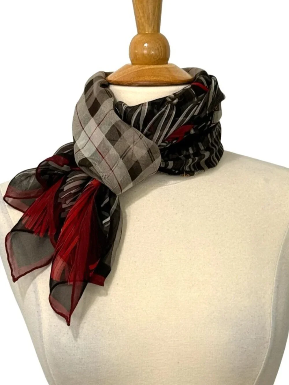 Coveri Collection Designer Square Scarf Classic Plaid with Tassel Border 41 x 42